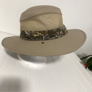 Realtree Stiff Wide Brim Safari Hat with Mesh Crown Unisex Size OSFM